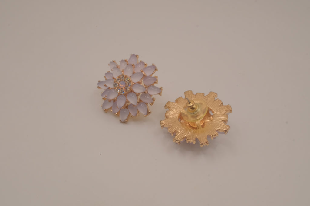 Vintage flower stud earrings