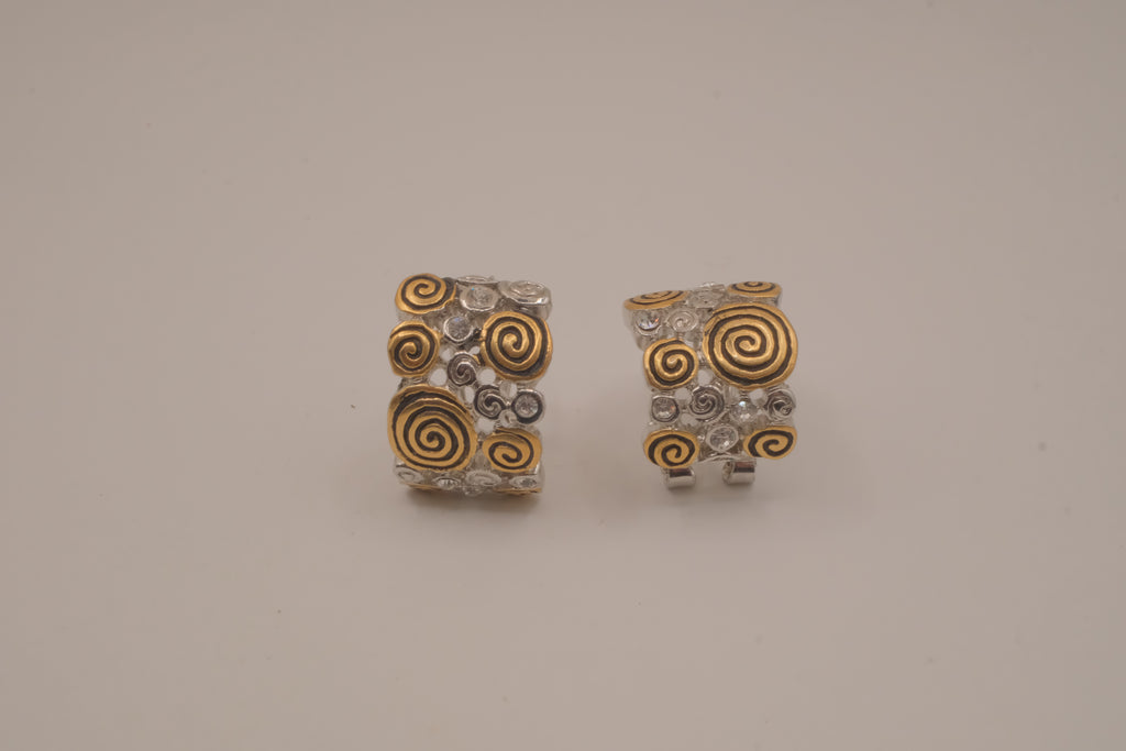 Vintage two-tone huggie hoop earrings