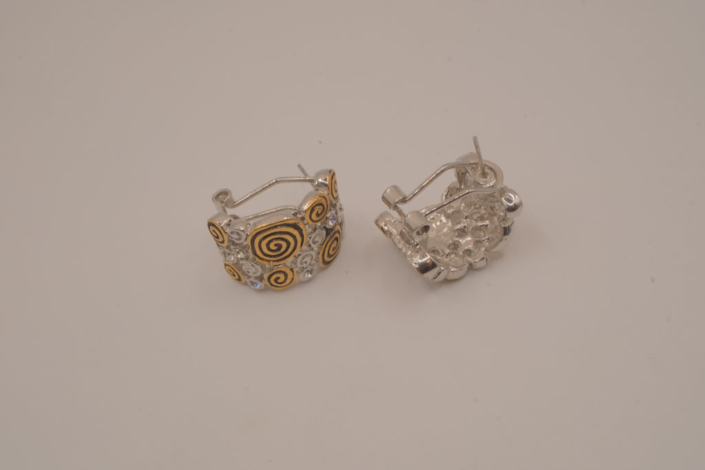 Vintage two-tone huggie hoop earrings