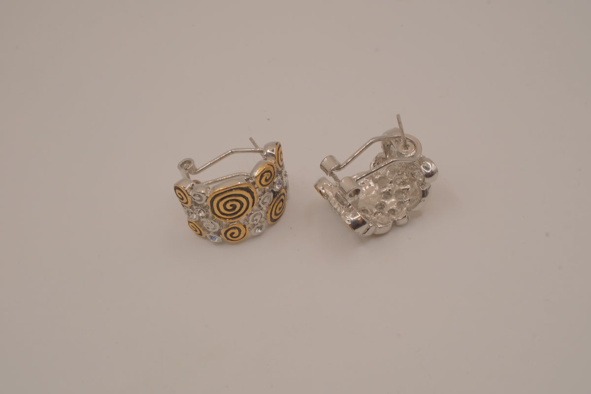 Vintage two-tone huggie hoop earrings