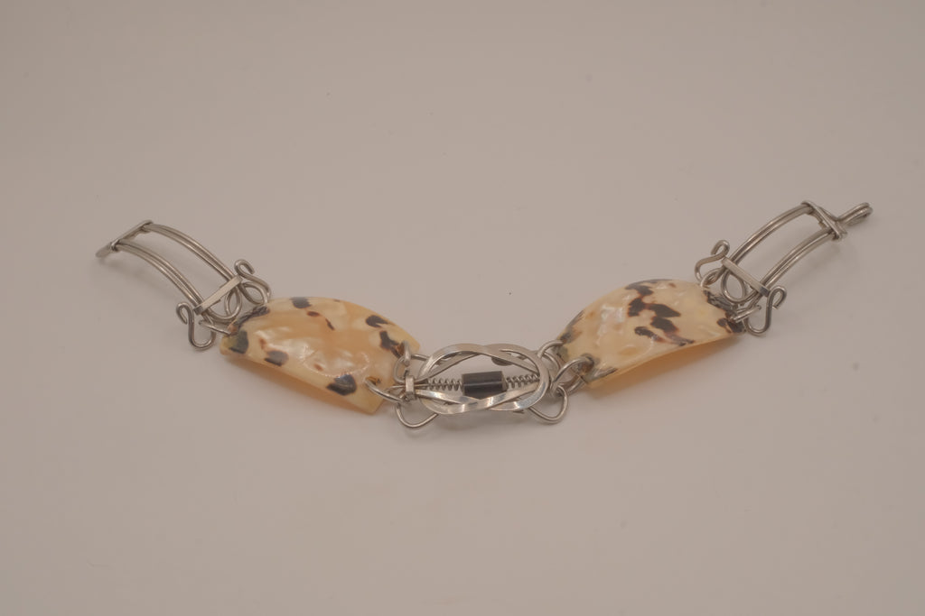 Vintage natural shell paneled link bracelet