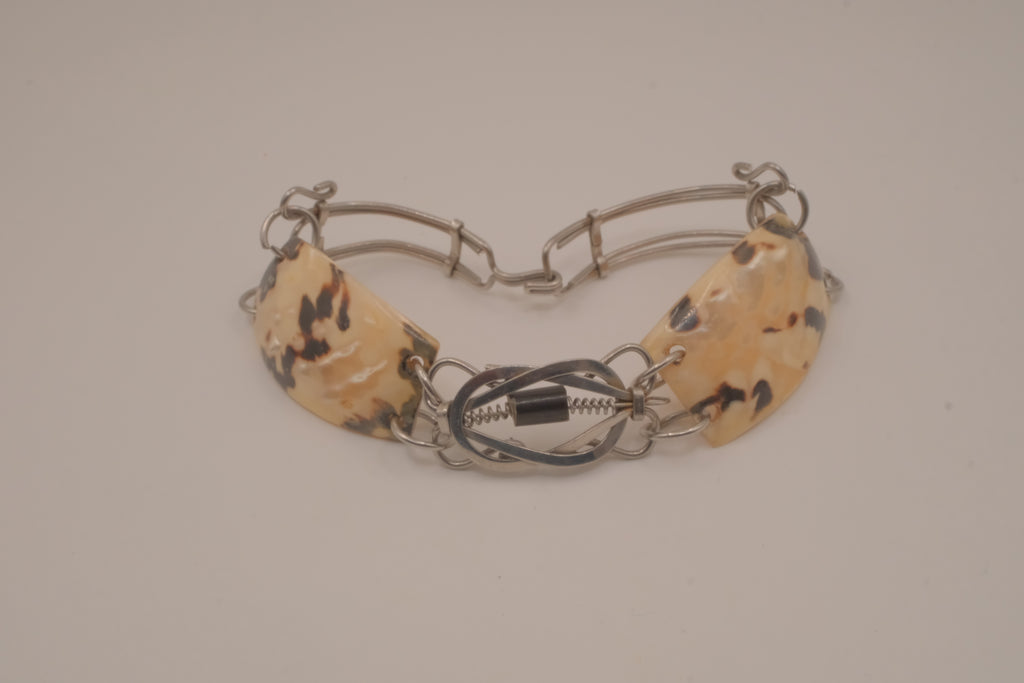 Vintage natural shell paneled link bracelet