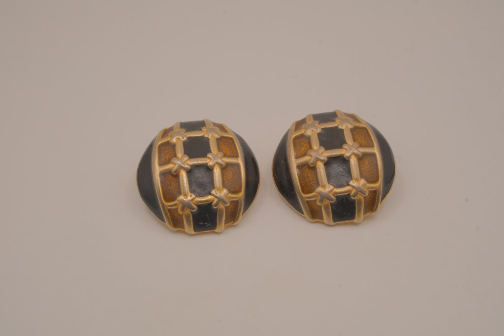 Vintage 1980s dome statement clip on earrings
