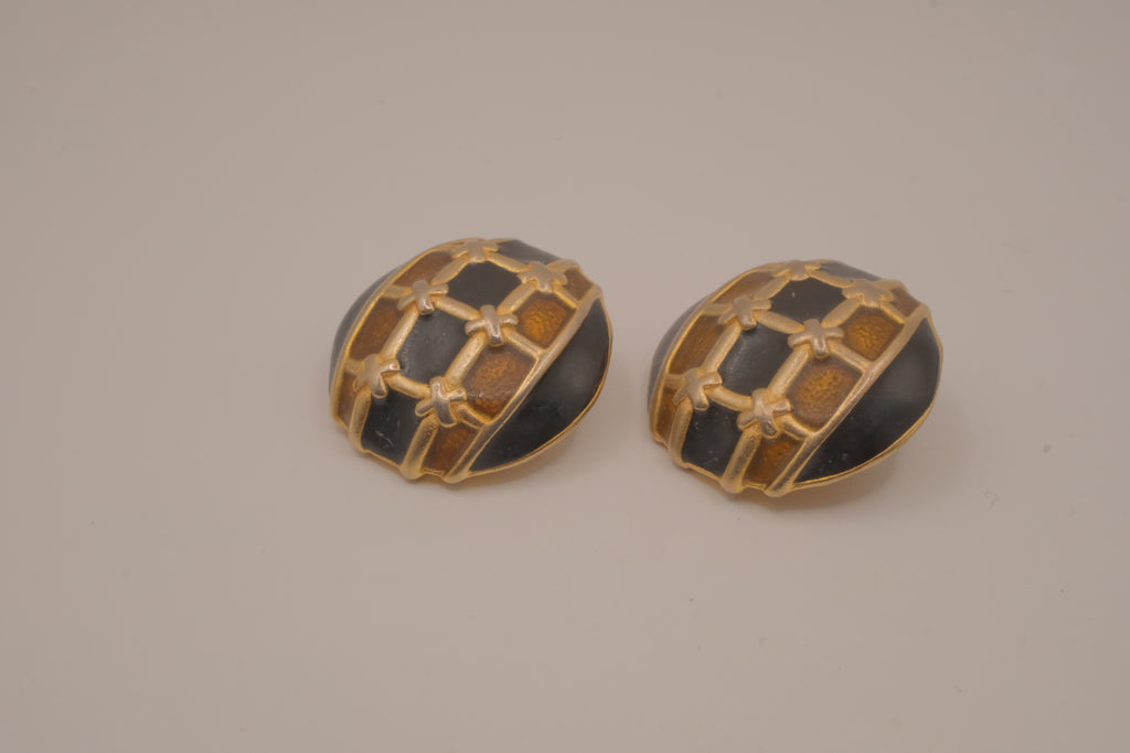 Vintage 1980s dome statement clip on earrings