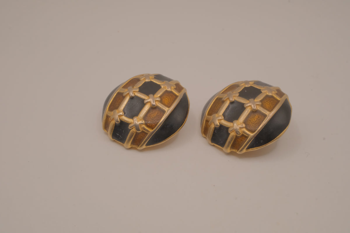 Vintage 1980s dome statement clip on earrings