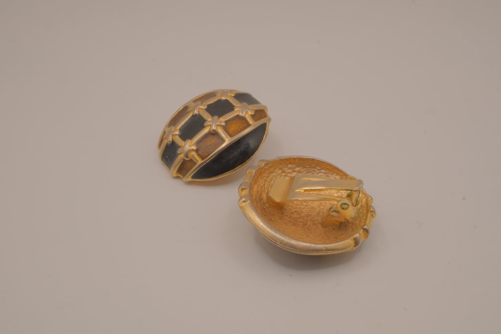 Vintage 1980s dome statement clip on earrings