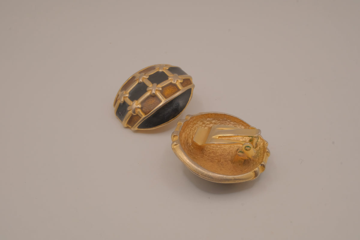 Vintage 1980s dome statement clip on earrings