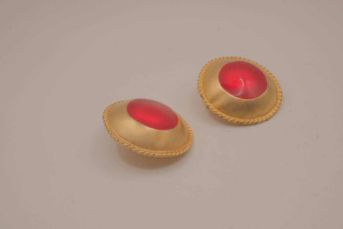 Vintage Red dome clip on earrings&nbsp;