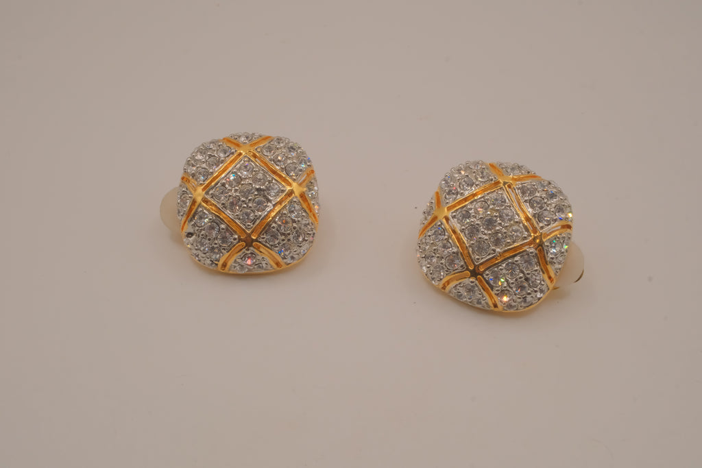 Vintage quilted dome clip on earrings