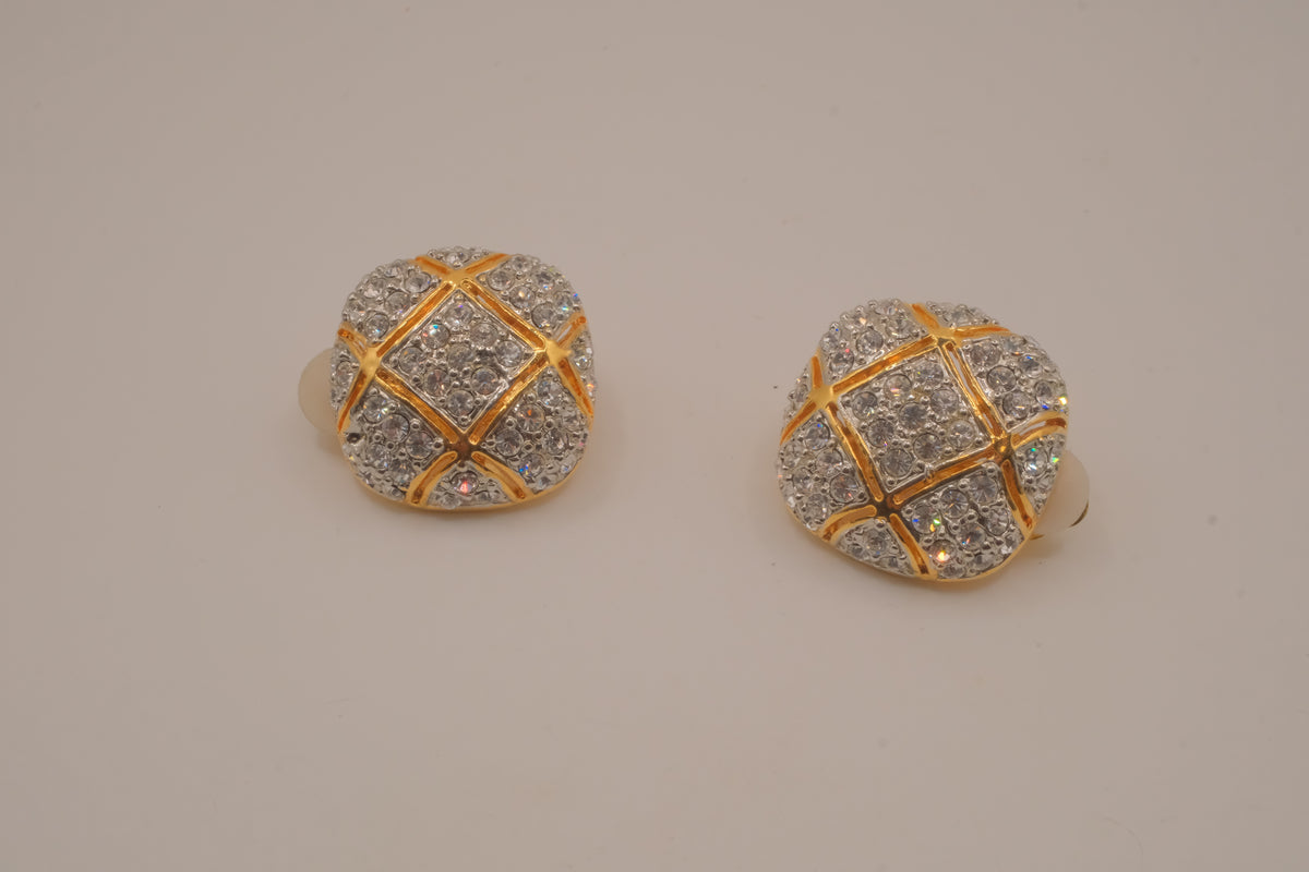 Vintage quilted dome clip on earrings