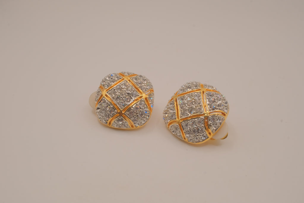 Vintage quilted dome clip on earrings