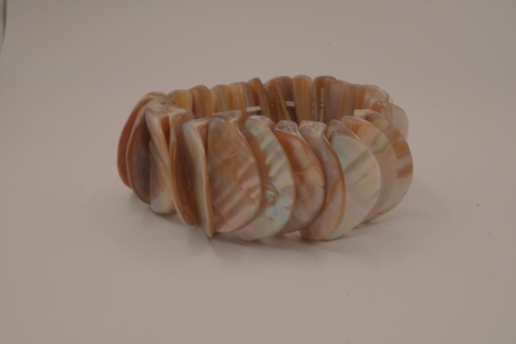 Vintage mother of pearl shell stretch bracelet