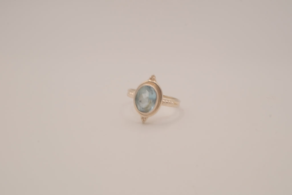Vintage Sterling silver Oval cut Blue Topaz ring