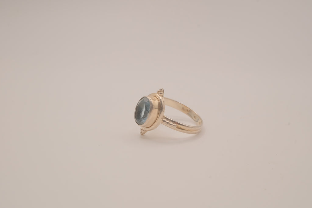 Vintage Sterling silver Oval cut Blue Topaz ring