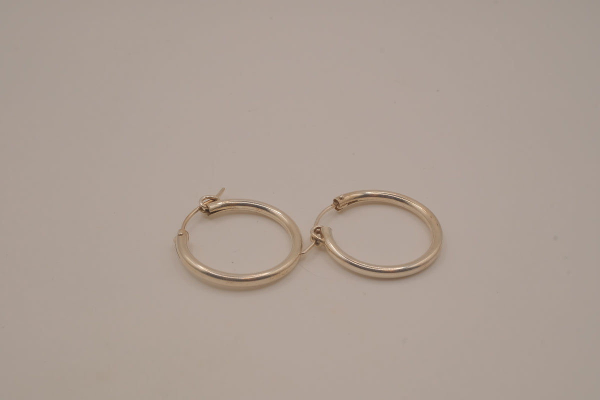 Classic Sterling silver hoop earrings&nbsp;