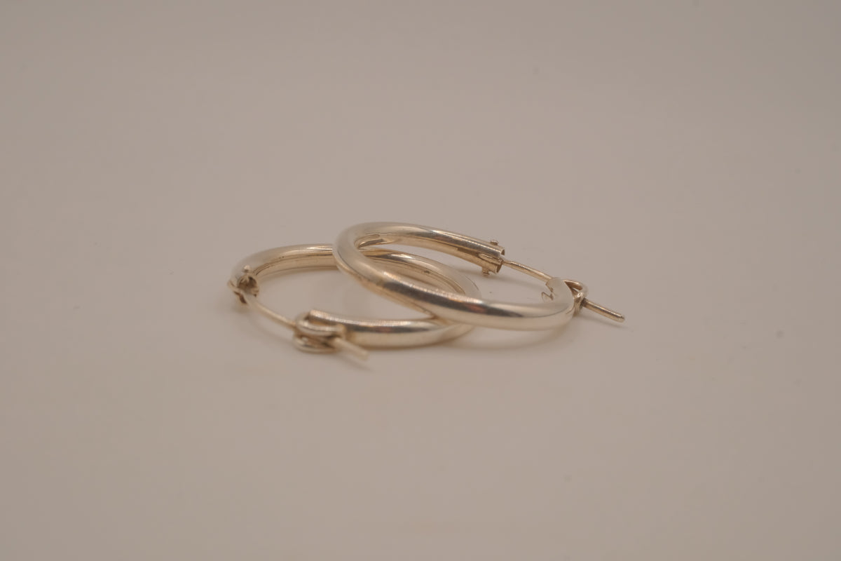 Classic Sterling silver hoop earrings&nbsp;