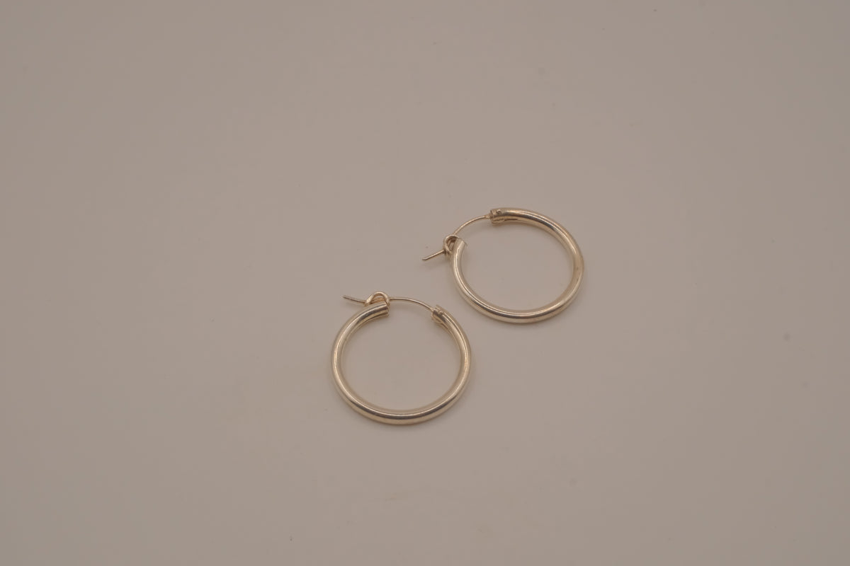 Classic Sterling silver hoop earrings&nbsp;