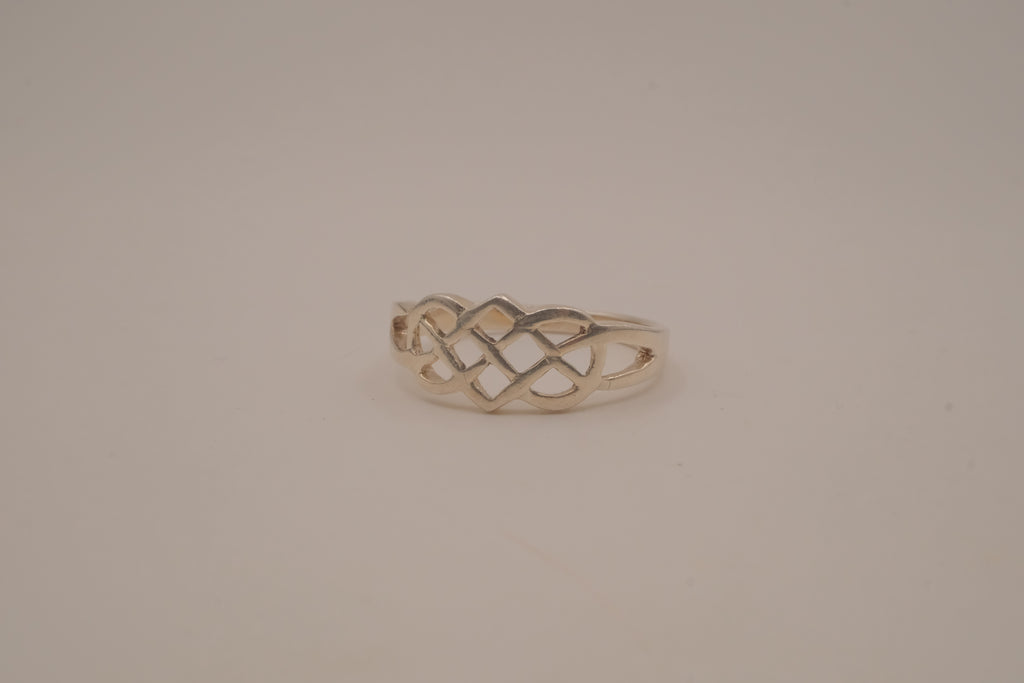 Sterling silver Celtic knot ring