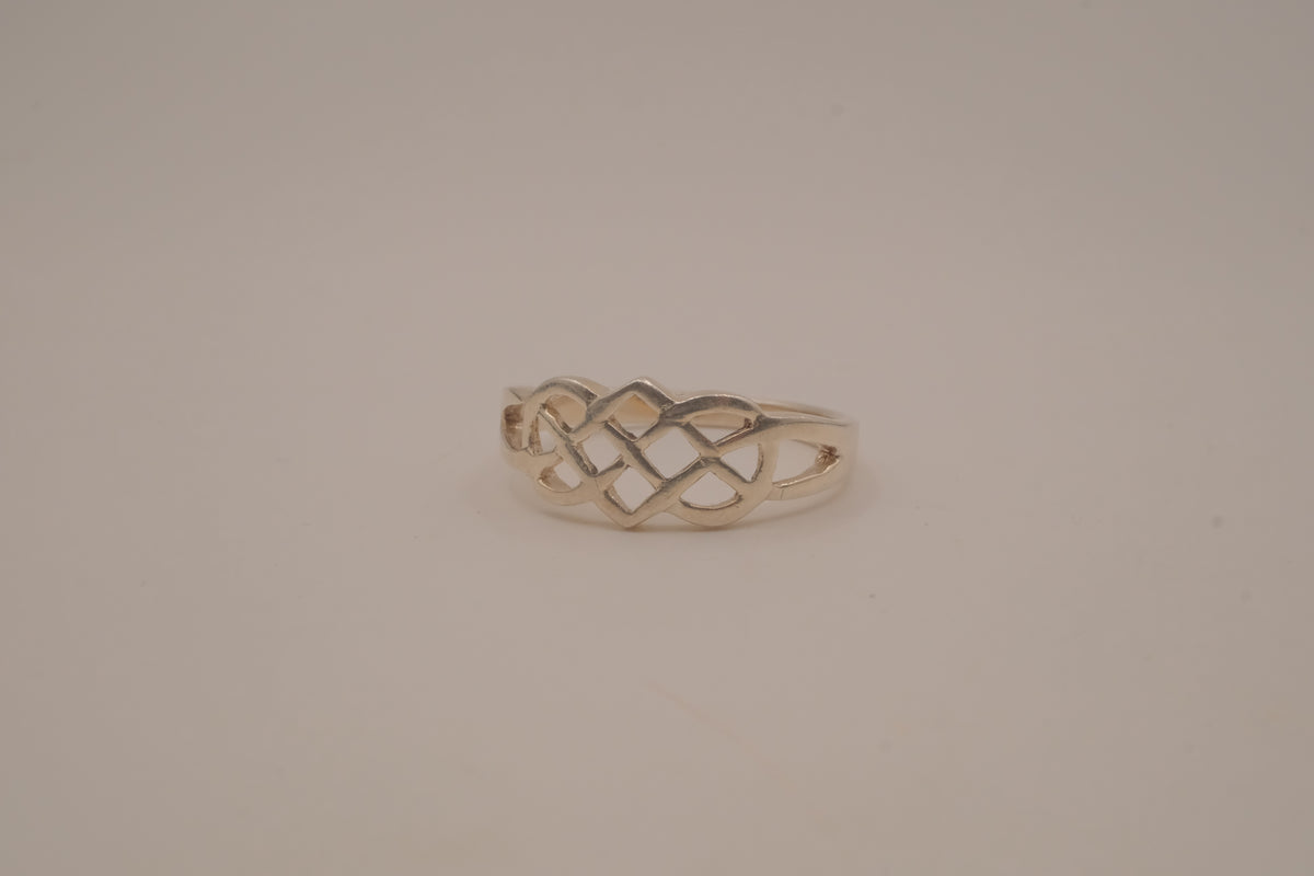 Sterling silver Celtic knot ring