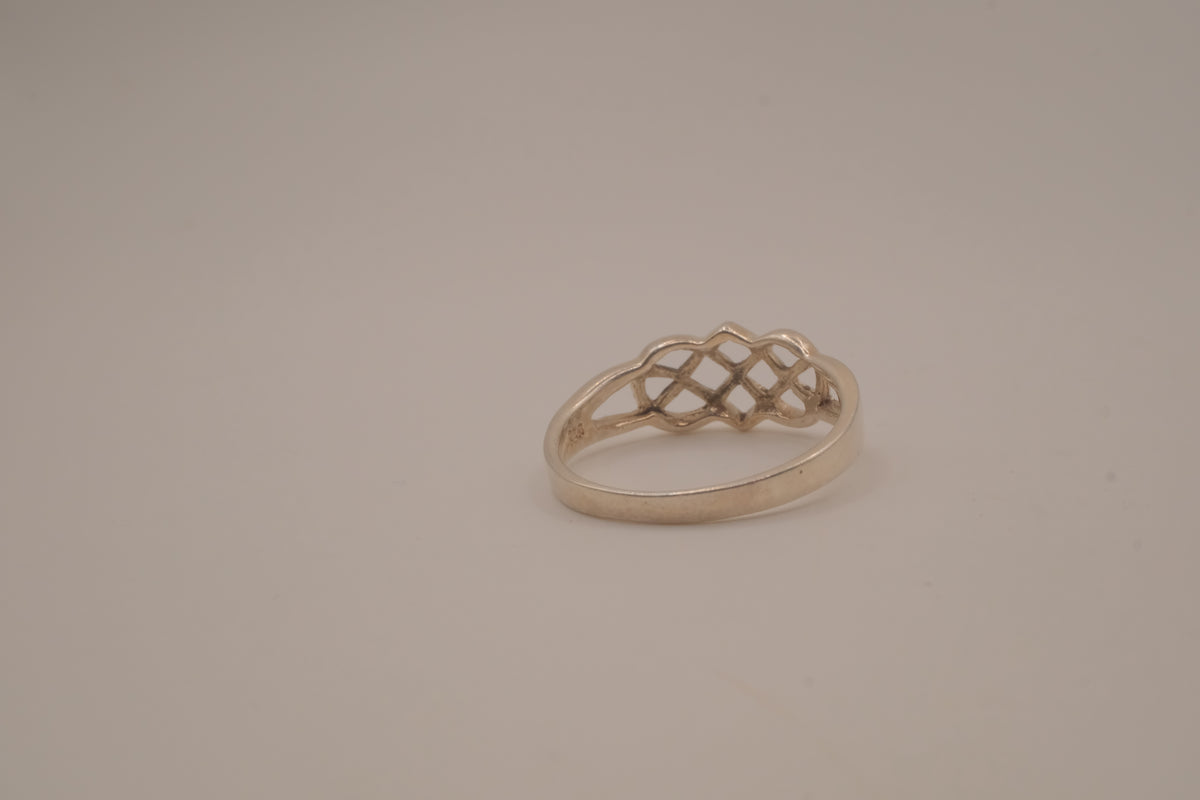 Sterling silver Celtic knot ring