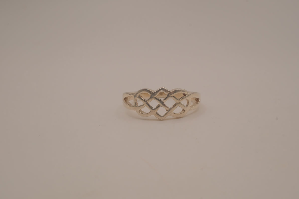 Sterling silver Celtic knot ring