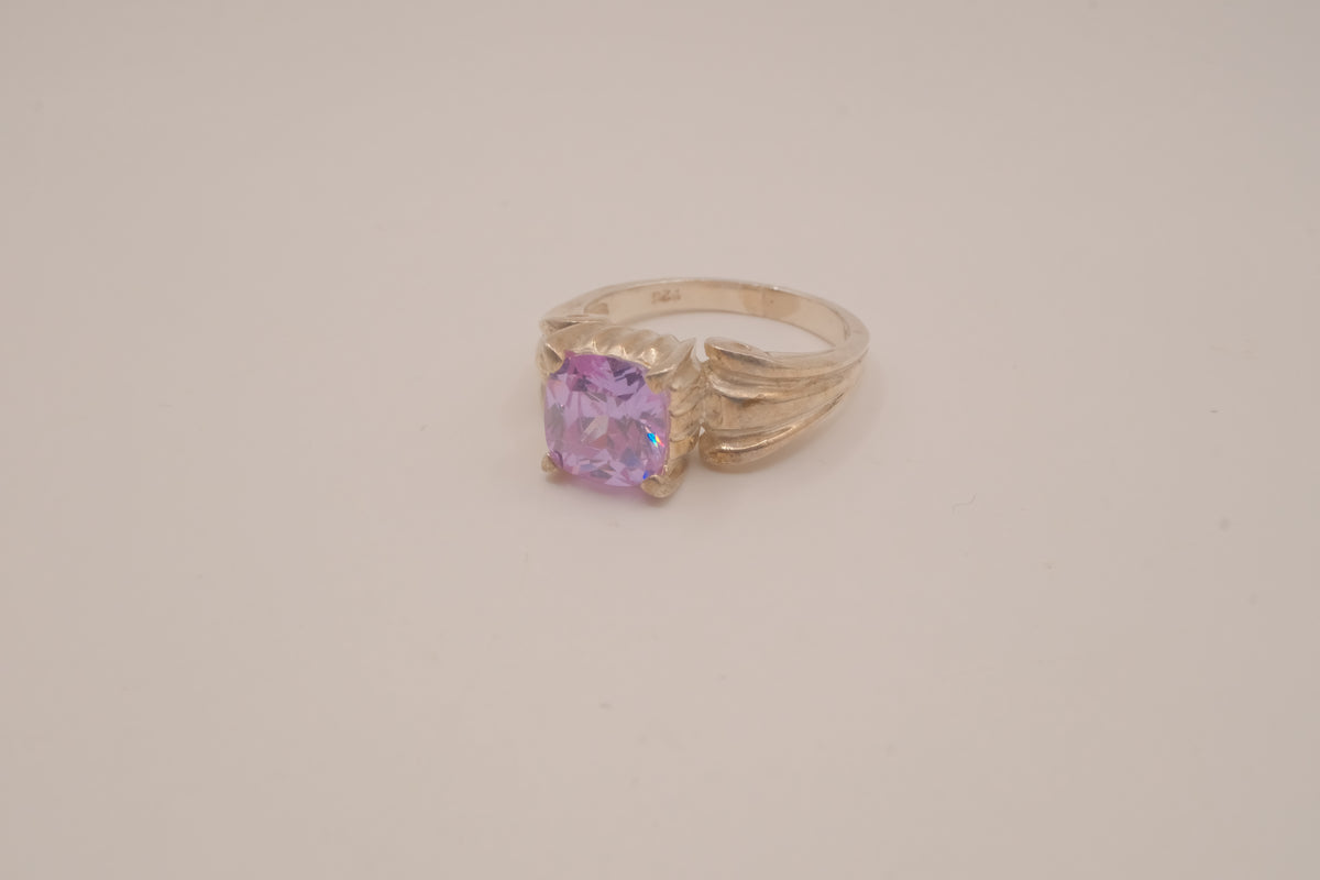 Vintage Sterling silver Lavender amethyst gemstone solitaire ring