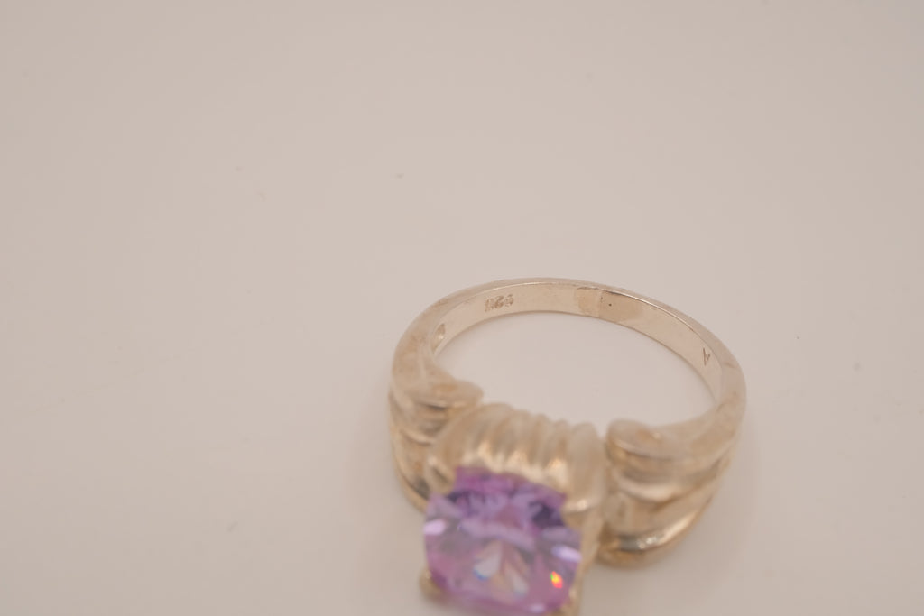 Vintage Sterling silver Lavender amethyst gemstone solitaire ring