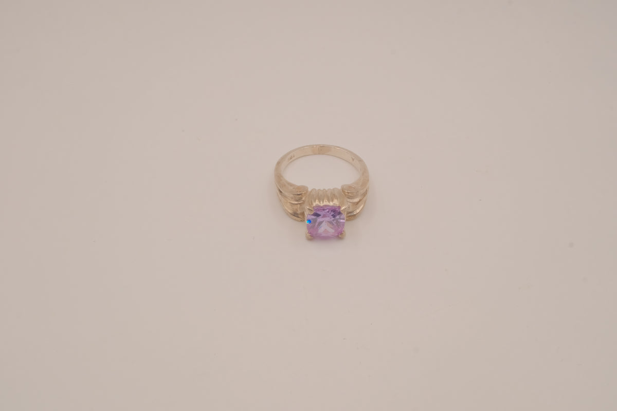 Vintage Sterling silver Lavender amethyst gemstone solitaire ring