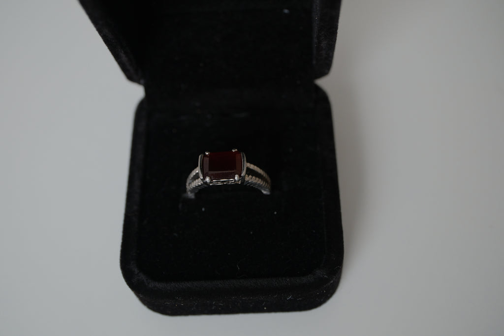 Vintage NVC sterling silver garnet solitaire ring
