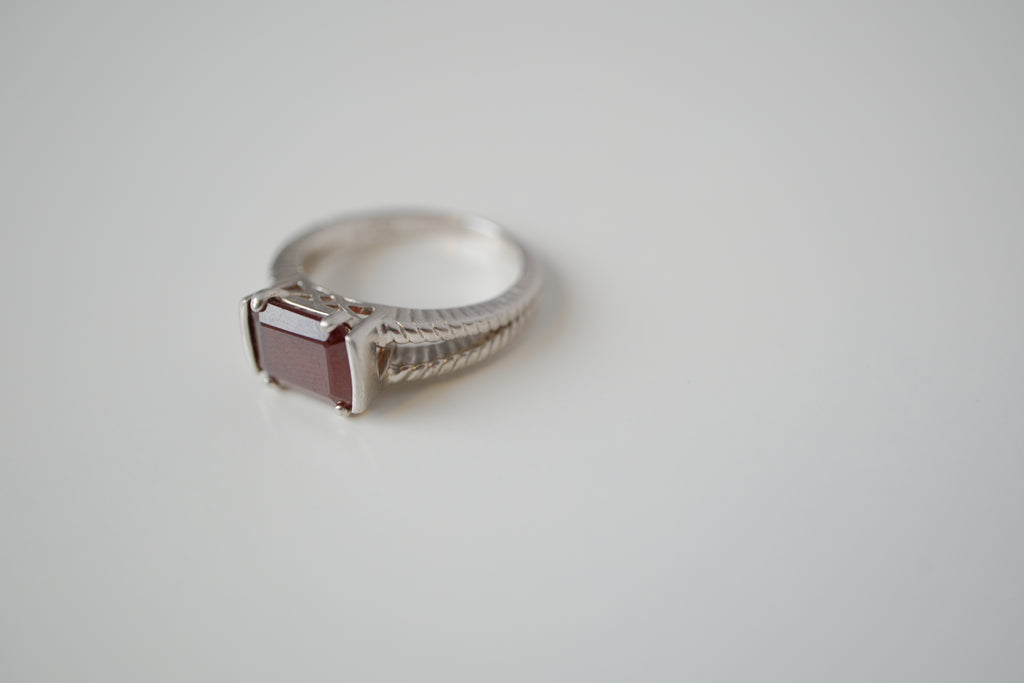 Vintage NVC sterling silver garnet solitaire ring
