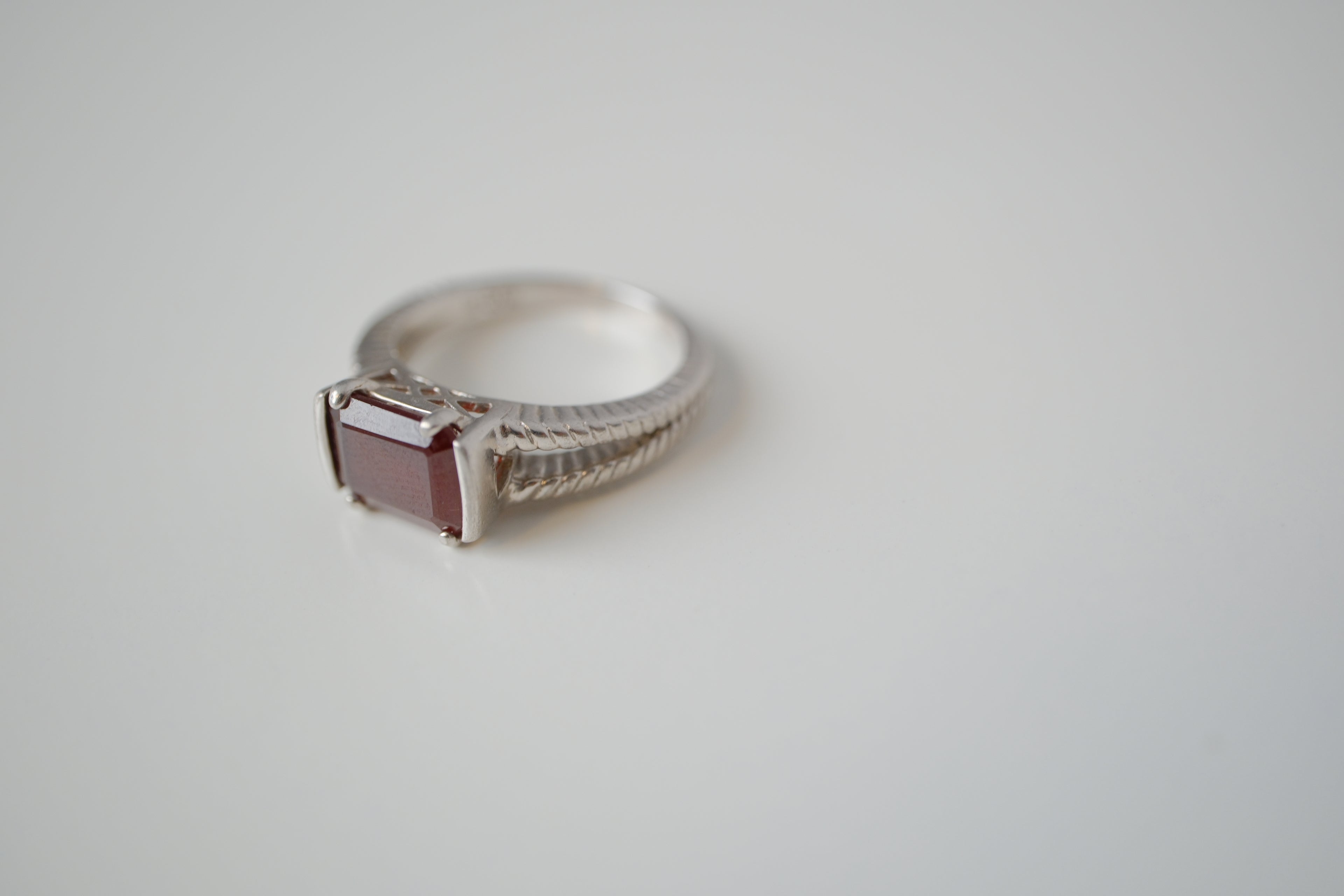 Vintage NVC sterling silver garnet solitaire ring