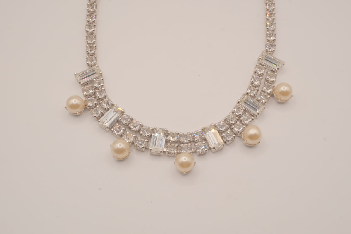 Vintage rhinestone and faux pearl fringe collar necklace