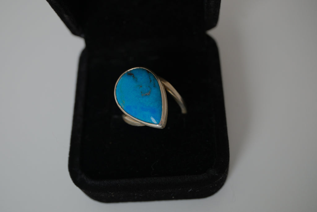 Vintage Sterling silver Blue Turquoise Tear drop ring
