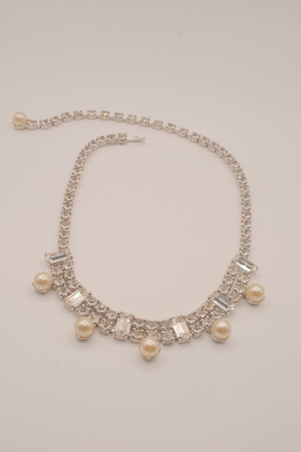 Vintage rhinestone and faux pearl fringe collar necklace