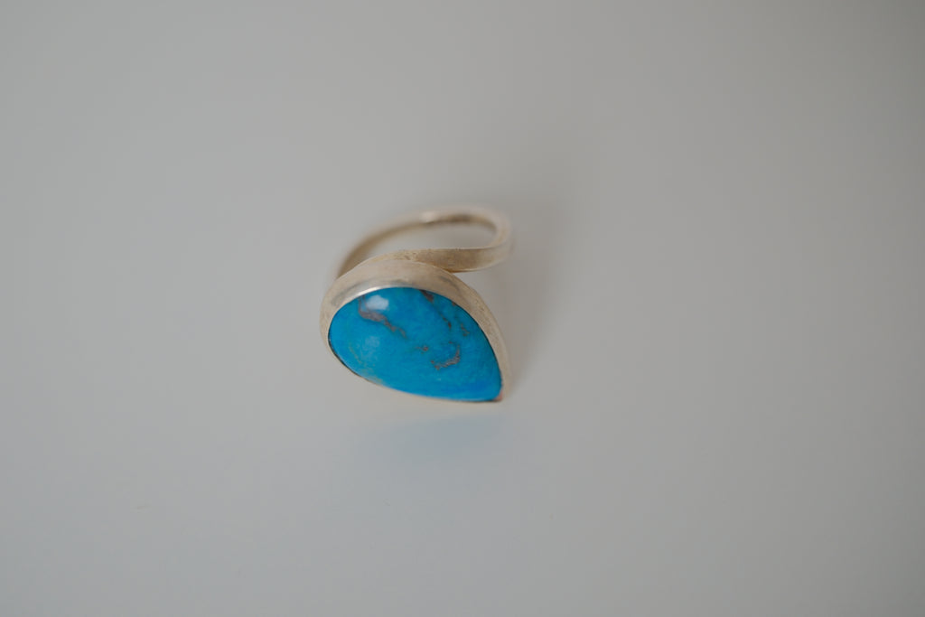 Vintage Sterling silver Blue Turquoise Tear drop ring
