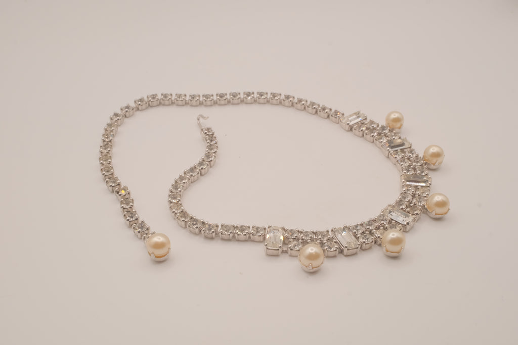 Vintage rhinestone and faux pearl fringe collar necklace