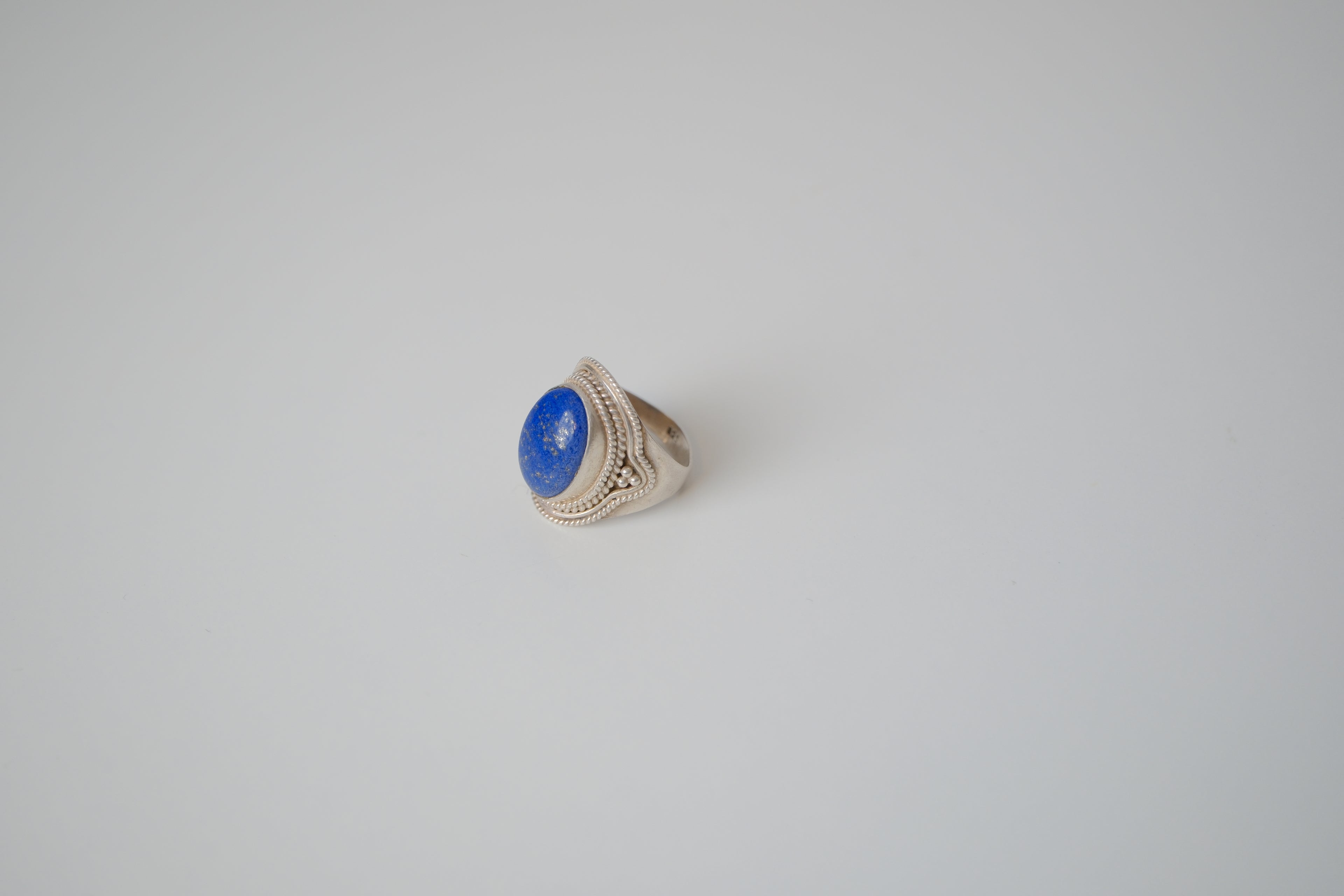 Vintage Sterling silver Lapis Lazuli ring