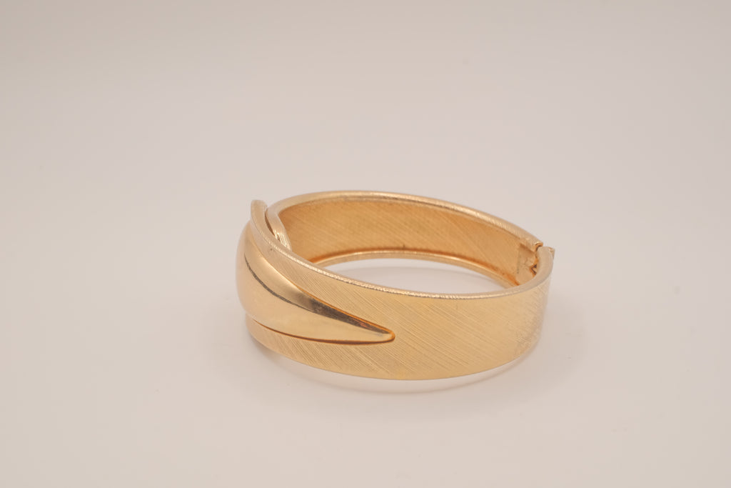 Vintage Sarah Cov "Tailored Cuff" hinged clamper bangle bracelet