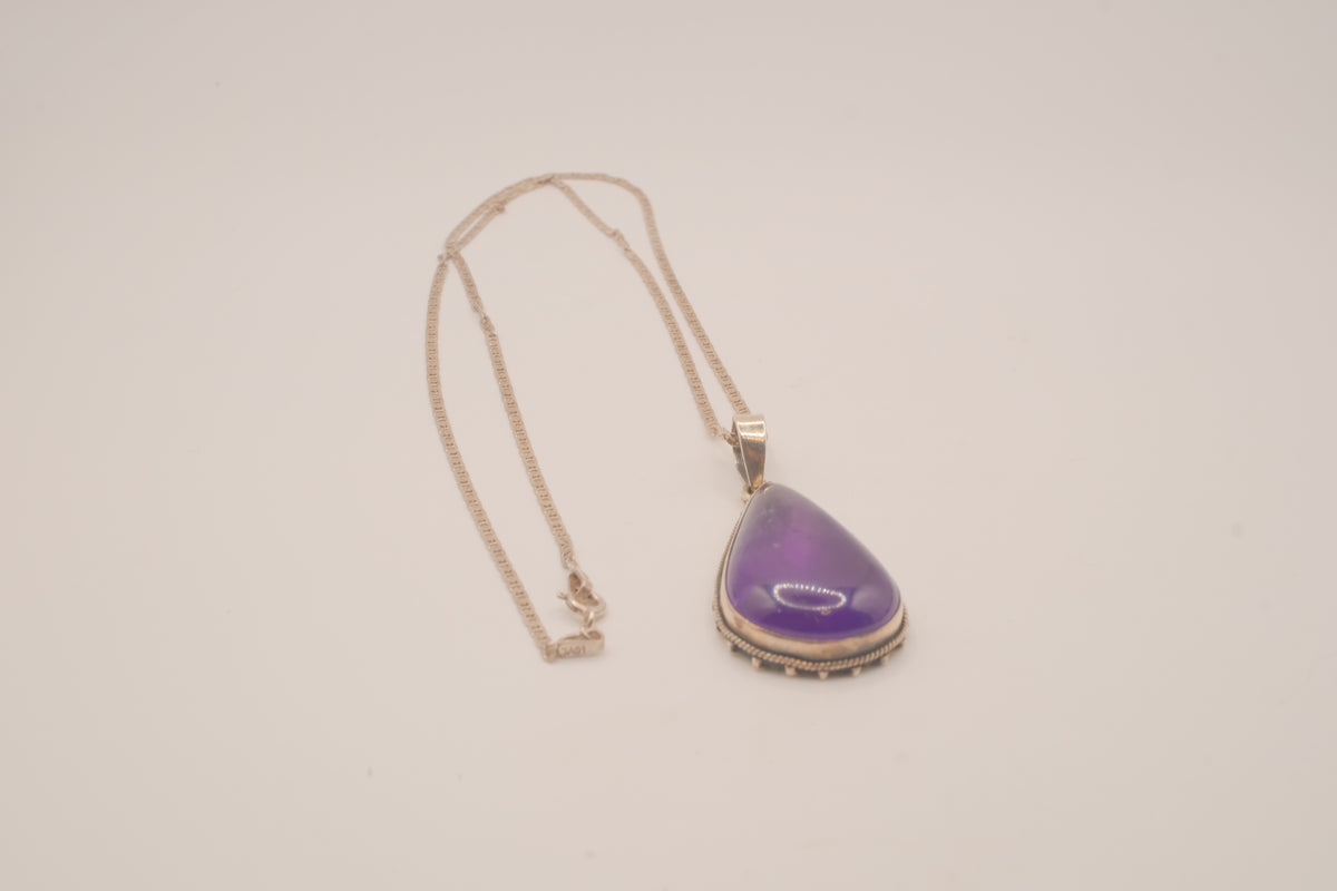 Vintage Sterling silver teardrop Amethyst pendant necklace
