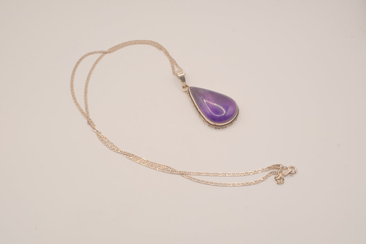 Vintage Sterling silver teardrop Amethyst pendant necklace