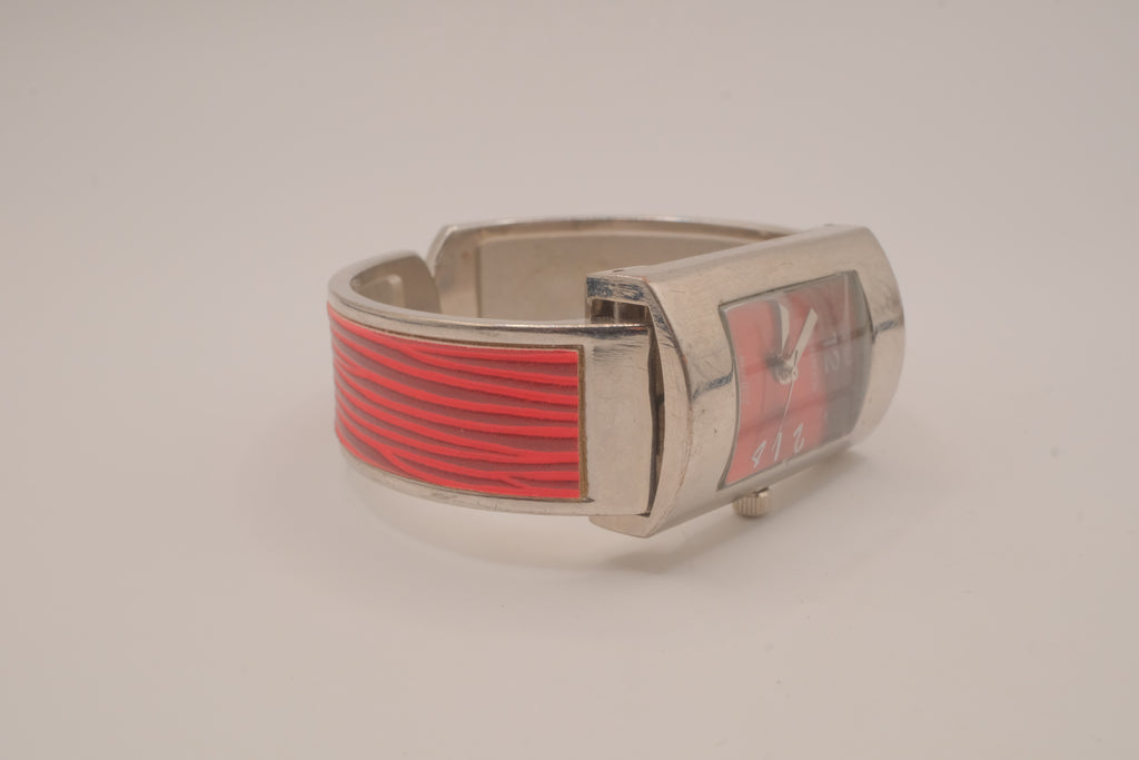 Terner quartz Red cuff watch&nbsp;