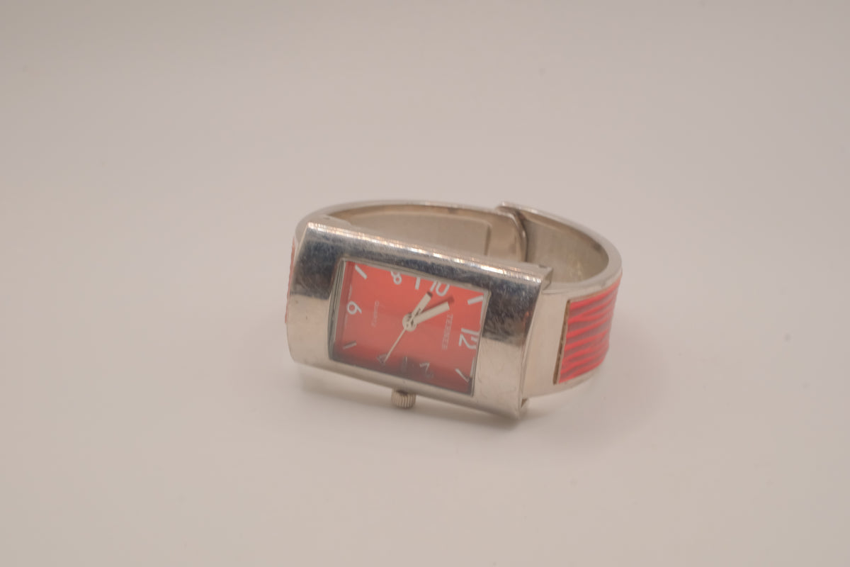 Terner quartz Red cuff watch&nbsp;