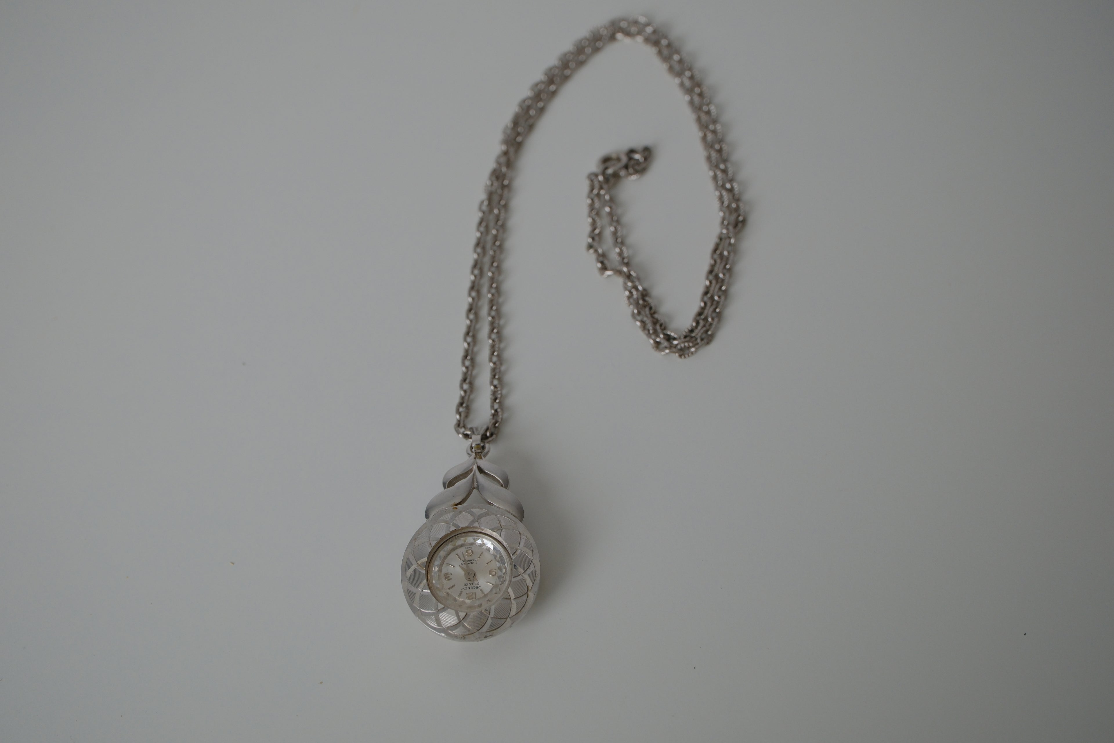 Vintage Decency Deluxe pendant watch