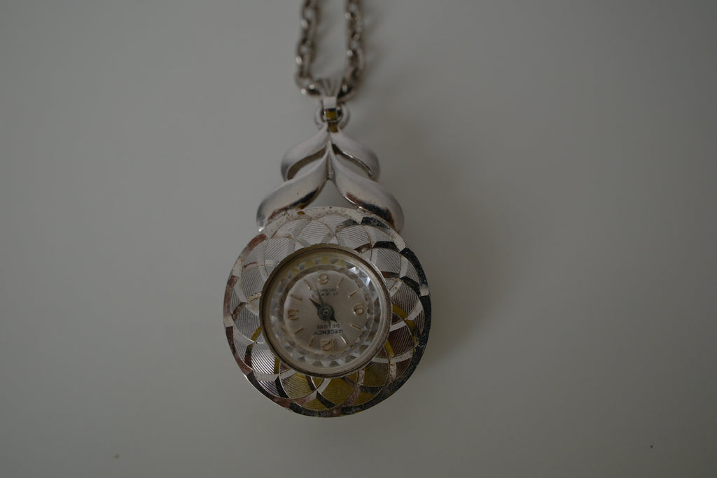 Vintage Decency Deluxe pendant watch