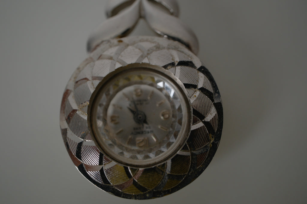 Vintage Decency Deluxe pendant watch