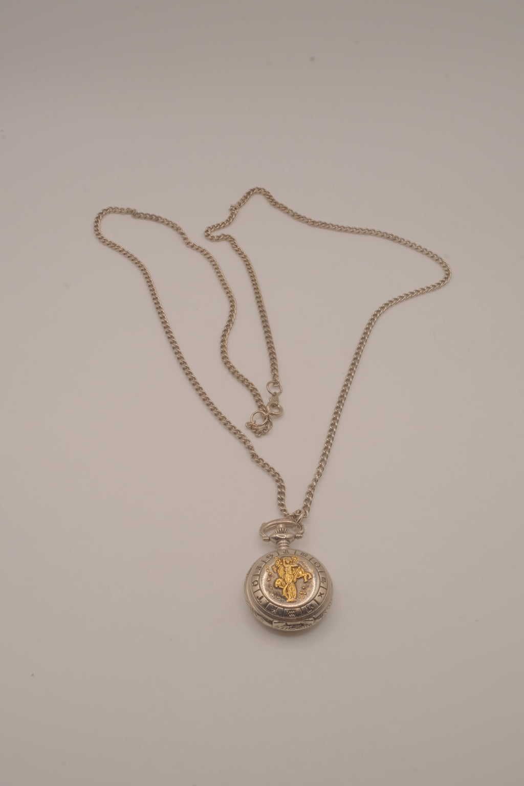 Vintage La Brea Zodiac sign pocket pendant watch&nbsp;