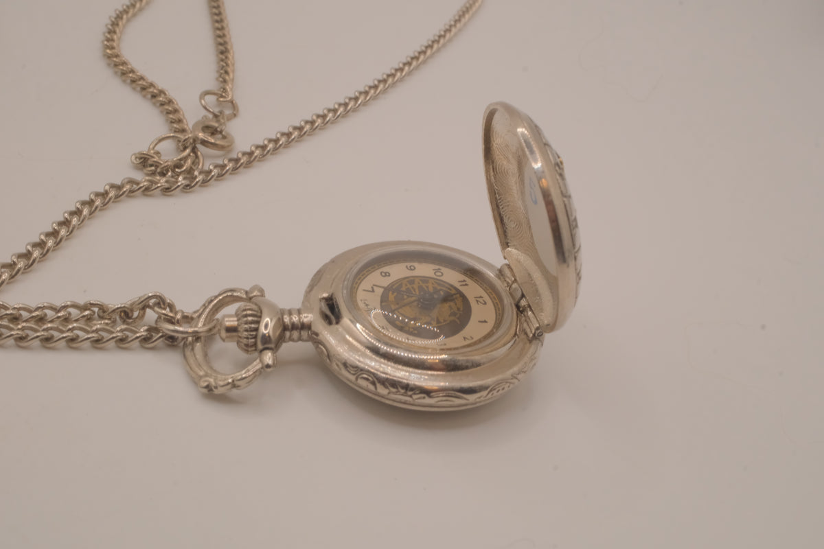 Vintage La Brea Zodiac sign pocket pendant watch&nbsp;