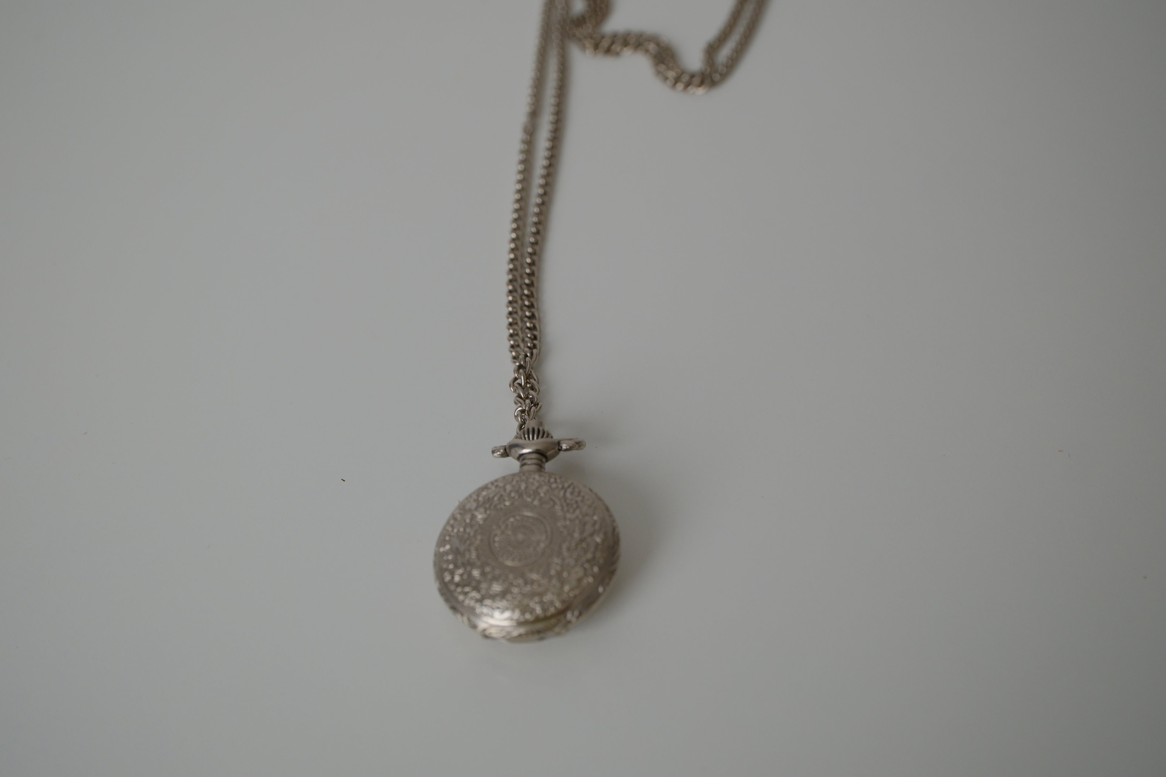 Vintage La Brea Zodiac sign pocket pendant watch&nbsp;