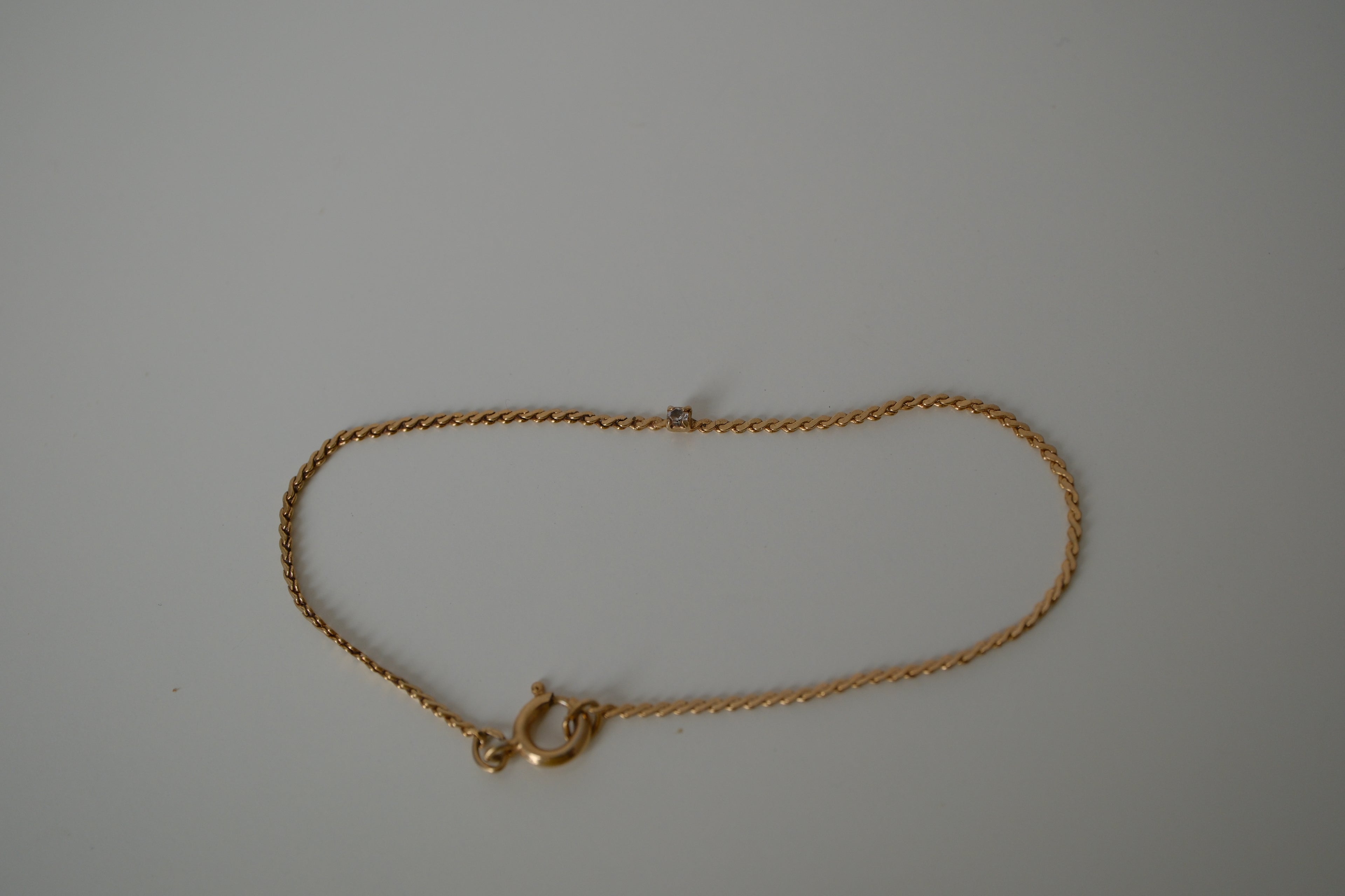 Delicate gold chain bracelet