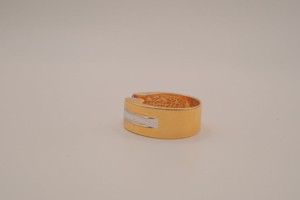 Two-tone gold bypass band&nbsp;